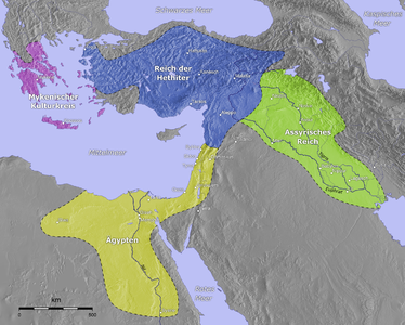 L'antico Oriente in una breve situazione alla vigilia della catastrofe dell'età del bronzo.  Cultura micenea, il nuovo regno egizio, il nuovo regno ittita (con parte di Mitanni), il regno medio assiro (furono catturati Mitanni, Nairi, Arraphe e Babylonia) al culmine del potere sotto Tukulti-Ninurta I. Intorno al 1220 a.C.  e.