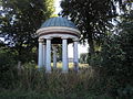 Säulentempel am Ende des Schlossparks
