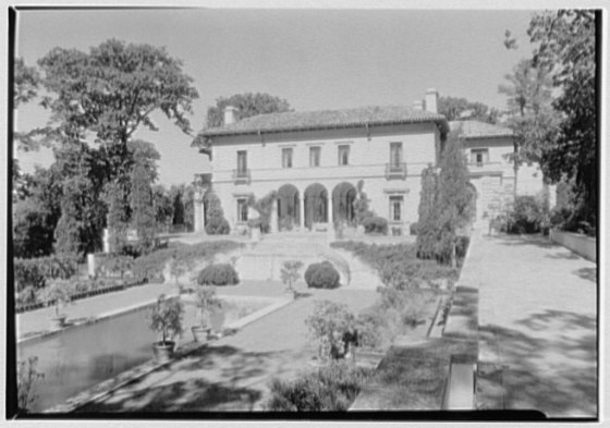 File:Anthony Campagna, residence in Riverdale-on-Hudson, New York City. LOC gsc.5a02101.tif