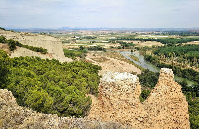 File:Aragoi ibaia - Peñalen 2.jpg