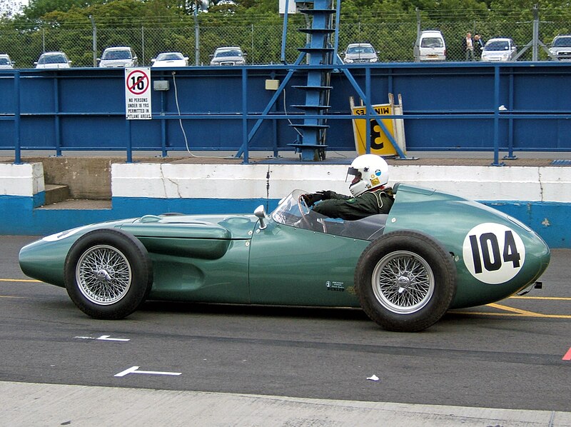 File:Aston Martin DBR4 Donington pits.jpg