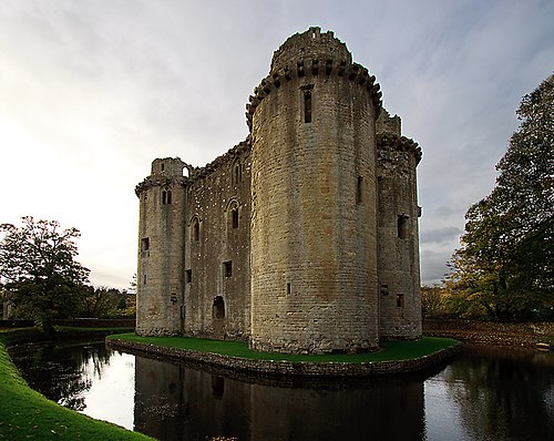 Autumn at Nunney Castle (3) (geograph 3199150).jpg