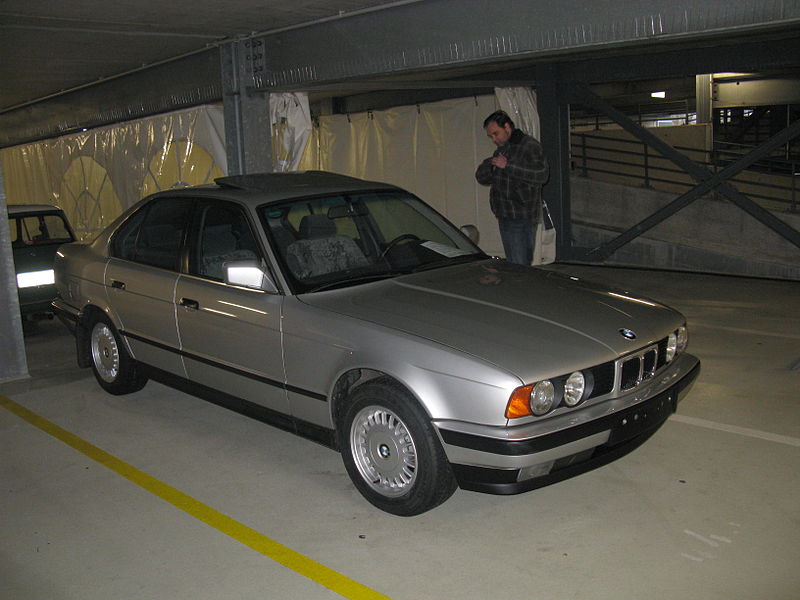 File:BMW 520i (4356186126).jpg