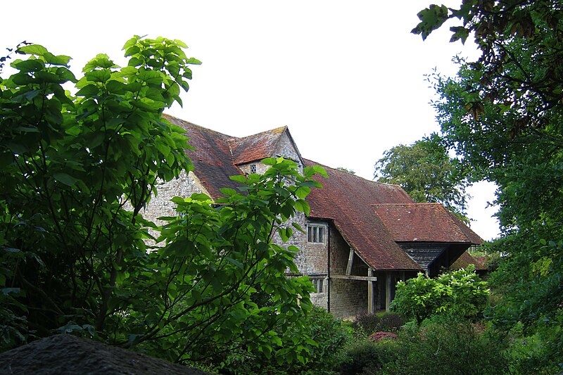 File:Barn at Mill Court, Binsted (geograph 5900108).jpg