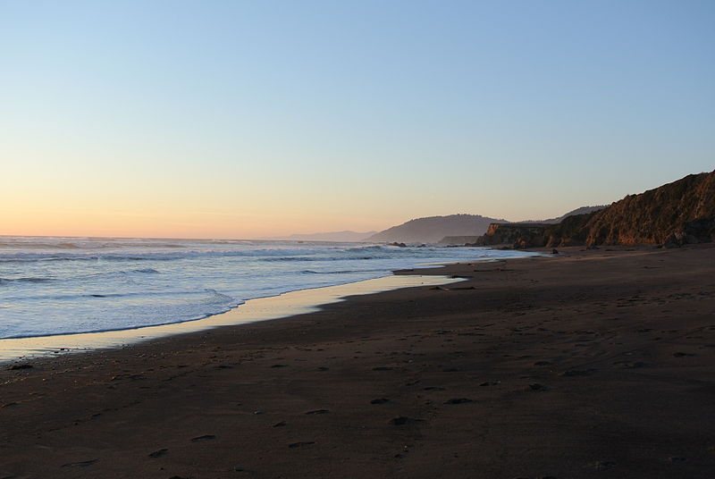 File:Beach by Westport.JPG