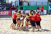 Deutsch: Beachhandball Europameisterschaften 2019 (Beach handball Euro); Tag 2: 3. Juli 2019 – Frauen, Vorrunde Gruppe C, Spanien-Griechenland 2:1 (12:20, 18:16; 8:2) English: Beach handball Euro; Day 2: 3 July 2019 – Women Preliminary Round Group C – Spain-Greece 2:1 (12:20, 18:16; 8:2)