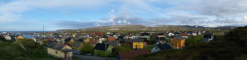 File:Berlevåg panorama.JPG