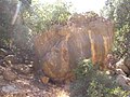 Big rock at the bottom of the waterfall - panoramio.jpg