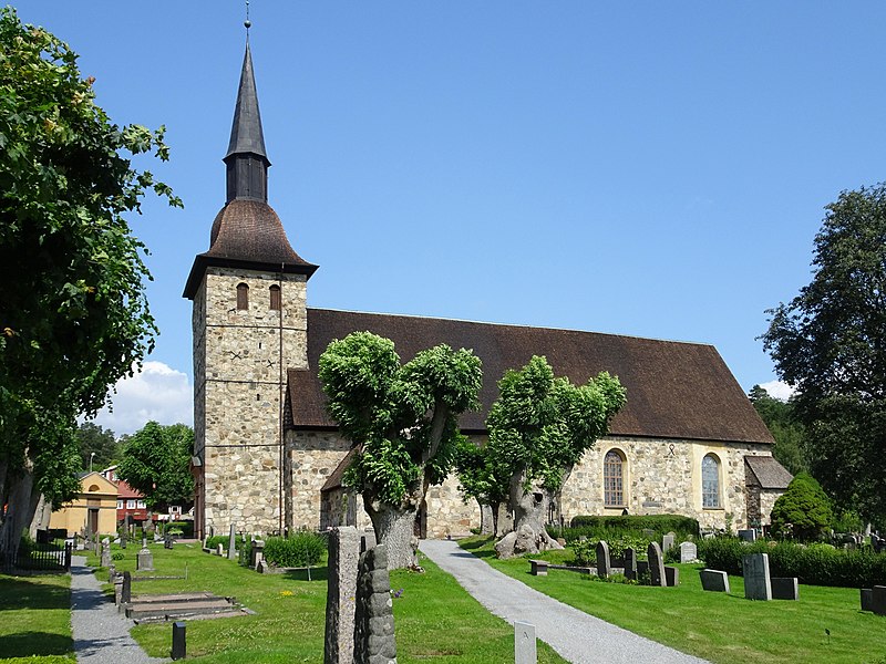 File:Botkyrka kyrka 17 juli 2021.jpg