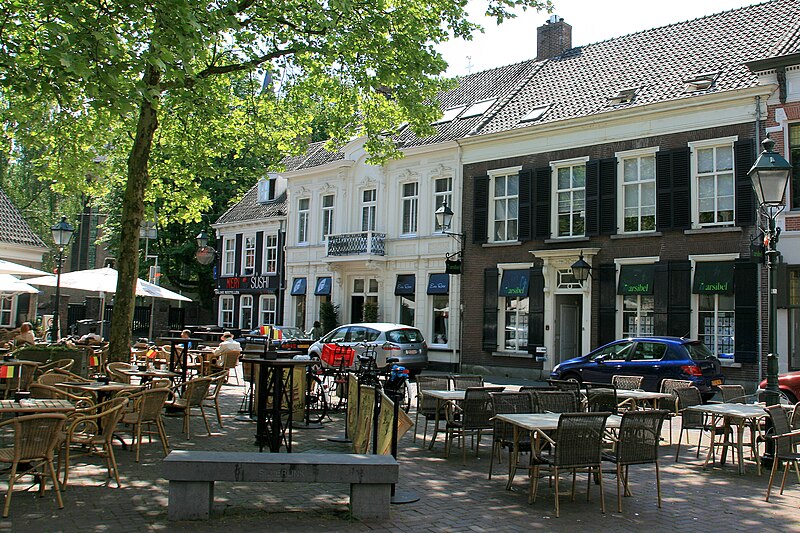 File:Breda - Ginnekenmarkt 10.jpg