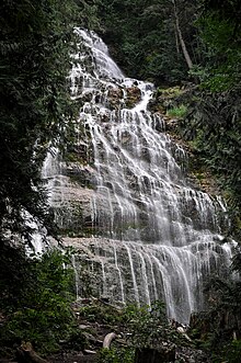 Air Terjun Bridal Veil, BC, Canada.jpg