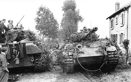 Tập_tin:Bundesarchiv_Bild_101I-301-1954-06,_Nordfrankreich,_Panzer_V_(Panther)_in_Ortschaft.jpg