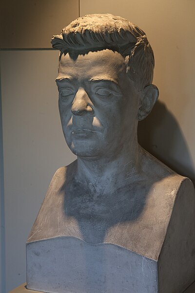 File:Bust of Carl Nielsen.jpg