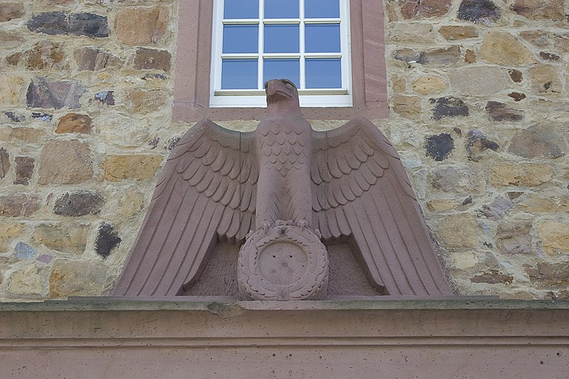 File:Butzbach Landgrafenschloss Adler 9205.jpg