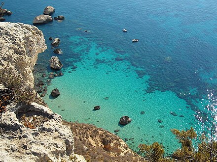 The crystal clear sea in the Sella del Diavolo locality