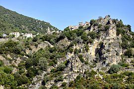 Vue du Pinzu avec le village