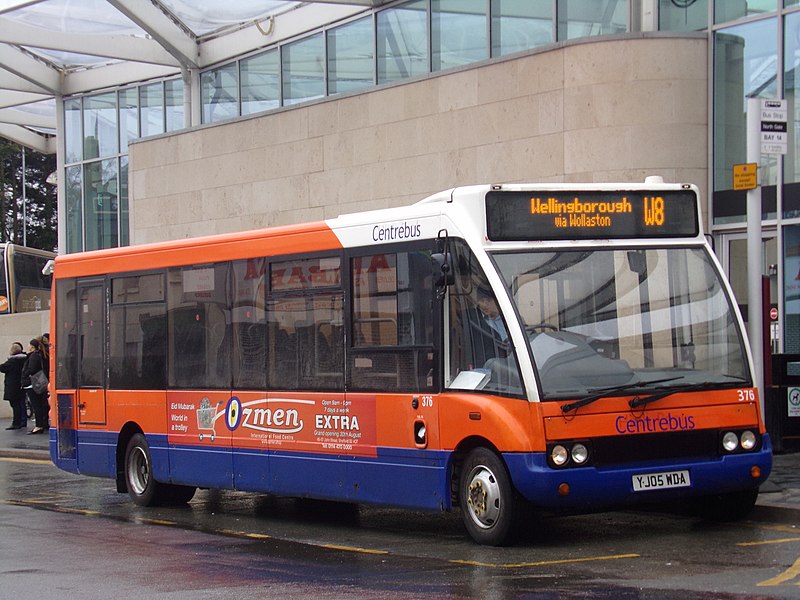 File:Centrebus Optare Solo 376 YJ05 WDA on route W8 to Wellingborough (40114629524).jpg