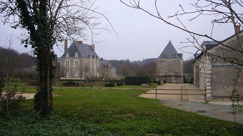 File:Château de Noizé.jpg