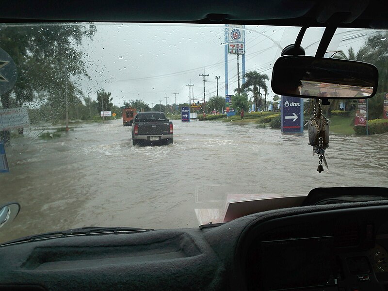 File:Chakkarat Flood 2010 01.jpg