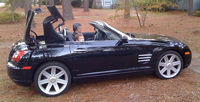 Chrysler Crossfire convertible top in operation