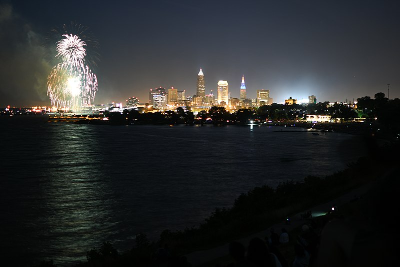 File:Cleveland 4th of July Fireworks (35625294061).jpg