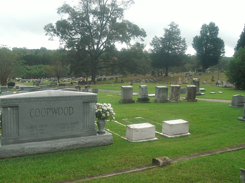 File:Coopwood plot, Hillcrest Cemetery.jpg