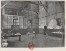 El hangar de trabajo para la extracción del radio, junto a su taller, hacia 1898.