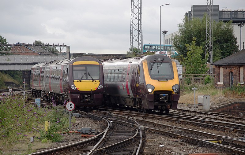 File:Derby railway station MMB 67 170117 220020.jpg