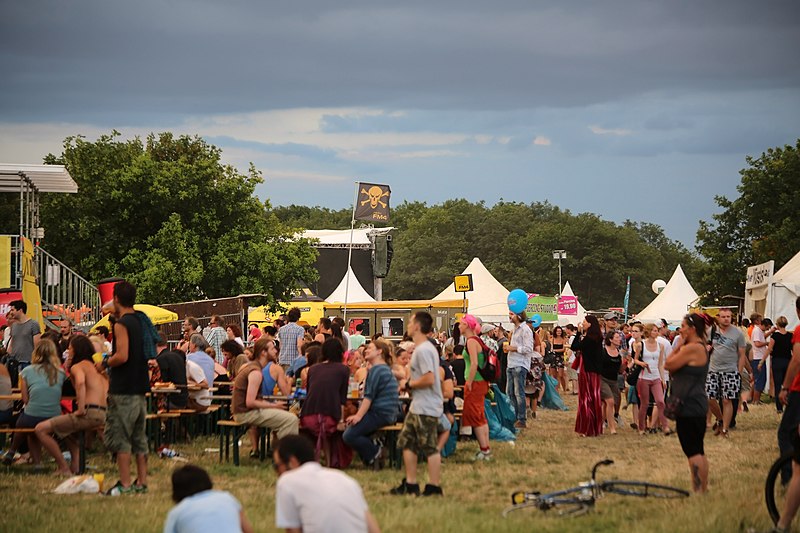 File:Donauinselfest Vienna 2013 FM4-planet.tt-Insel.jpg