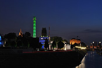 350px-Duisburg_Innenhafen_bei_Nacht%2C_CN_I.jpg