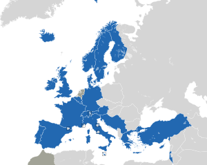 Um mapa colorido dos países da Europa