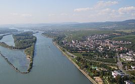 Erbach am Rhein mit der Rheininsel Mariannenaue, die als Naturschutzreservat zum Schloss Reinhartshausen gehört