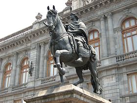 Estatua equestre Carlos IV.jpg
