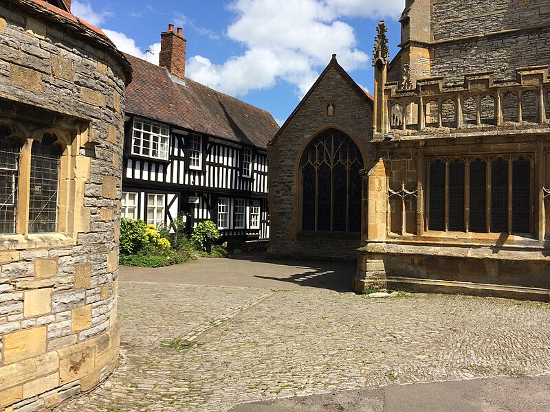 File:Evesham, Worcestershire (48611648807).jpg