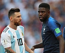 Umtiti al mondiale 2018 accanto a Lionel Messi