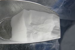 Powdery silica gel for column chromatography Feinpulvriges Silicat.jpg