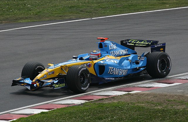 Renault finally won their first Constructors' Championship as a works team with this R25.