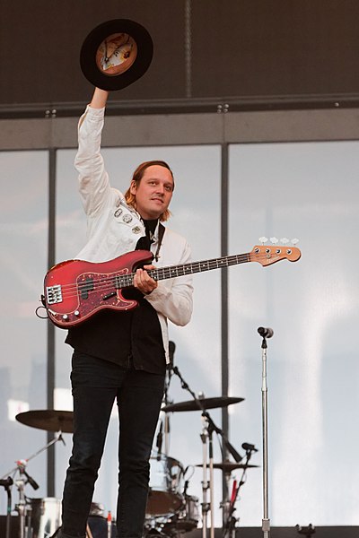 File:Festival des Vieilles Charrues 2017 - Arcade Fire - 004.jpg