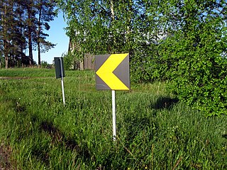 <span class="mw-page-title-main">Road signs in Finland</span> Overview of road signs in Finland