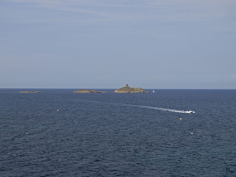 File:Finocchiarola Islands.jpg