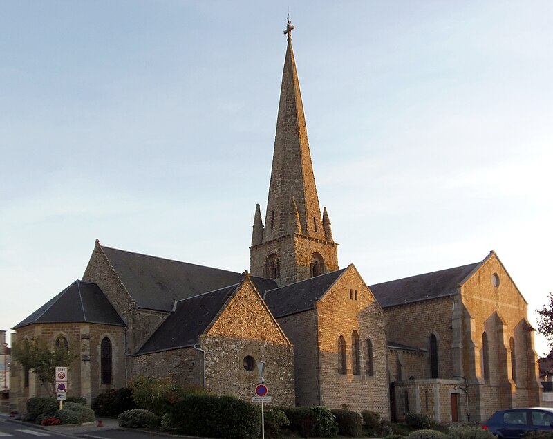 L'église paroissiale de Saint-Pair-sur-Mer.