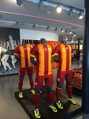 Historia del uniforme del Galatasaray Spor Kulübü - Wikipedia, enciclopedia