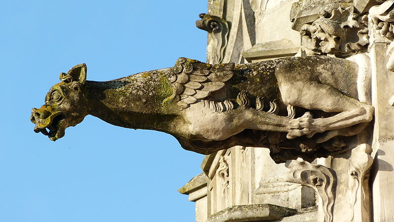 File:Gargouille de la Chapelle Saint-Hubert du Château d'Amboise 1.JPG