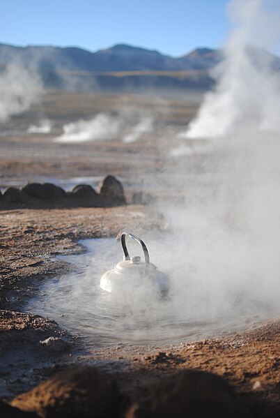 File:Geysers del Tatio (8200988717).jpg