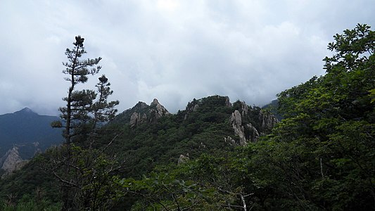 한국어: 공룡능선