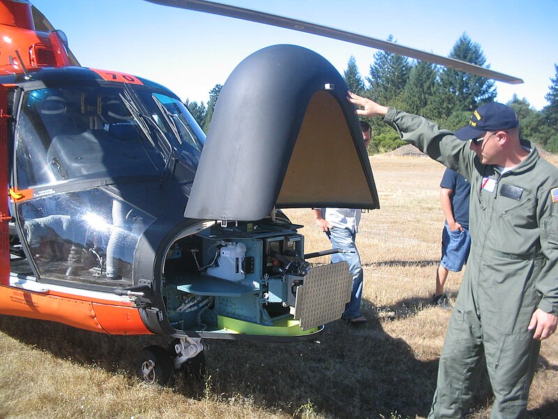 File:HH-65C Cutter Dolphin (3).jpg