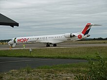 CRJ-1000 de HOP!  (Air France) en la pista.