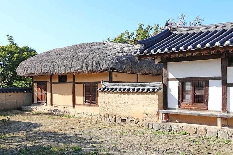 File:Hahoe Folk Village 07.jpg