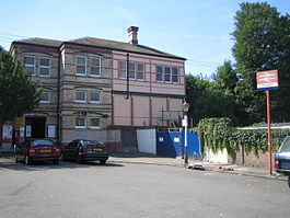 Stazione ferroviaria di Hanwell London.jpg