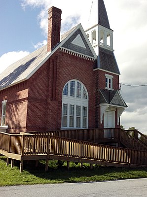 Hus på 215 School St, Shoreham, Vermont.jpg